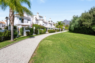 3 Bedroom Townhouse in Nueva Andalucía - Image 2