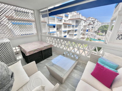 2 Bedroom Middle Floor Apartment in Puerto Banús - Image 2