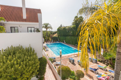 2 Bedroom Middle Floor Apartment in Nueva Andalucía - Image 4