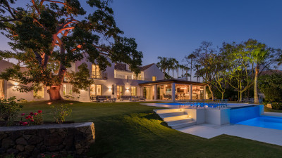 6 Bedroom Detached Villa in Nueva Andalucía - Image 2