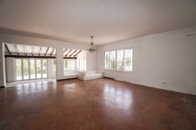 4 Bedroom Detached Villa in Nueva Andalucía - Image 4