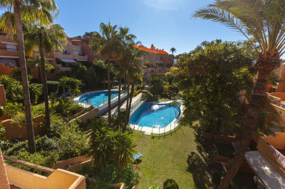 3 Bedroom Townhouse in Nueva Andalucía - Image 2