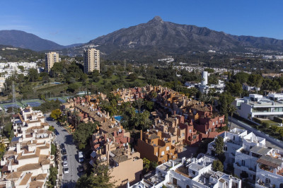3 Bedroom Townhouse in Nueva Andalucía - Image 3