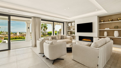 5 Bedroom Detached Villa in Nueva Andalucía - Image 5