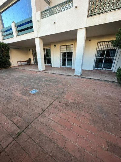 3 Bedroom Ground Floor Apartment in Nueva Andalucía - Image 1