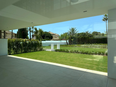 4 Bedroom Semi-Detached House in Puerto Banús - Image 5