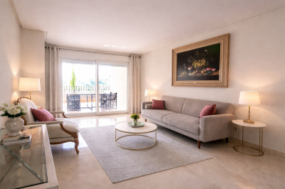 2 Bedroom Middle Floor Apartment in Nueva Andalucía - Image 3