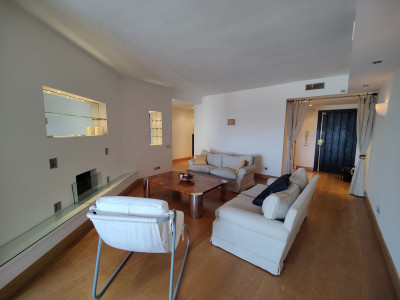 1 Bedroom Middle Floor Apartment in Puerto Banús - Image 5