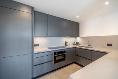 3 Bedroom Middle Floor Apartment in Nueva Andalucía - Image 5
