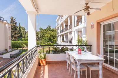 3 Bedroom Middle Floor Apartment in Nueva Andalucía - Image 2