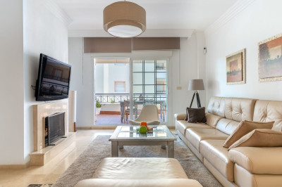 3 Bedroom Middle Floor Apartment in Nueva Andalucía - Image 4