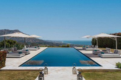 7 Bedroom Detached Villa in La Zagaleta - Image 2
