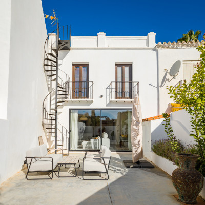 2 Bedroom Townhouse in Nueva Andalucía - Image 1