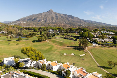 4 Bedroom Townhouse in Nueva Andalucía - Image 4
