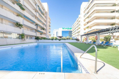 1 Bedroom Middle Floor Apartment in Puerto Banús - Image 1