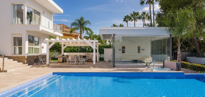 7 Bedroom Detached Villa in Nueva Andalucía - Image 3