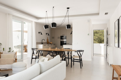 3 Bedroom Middle Floor Apartment in Nueva Andalucía - Image 5
