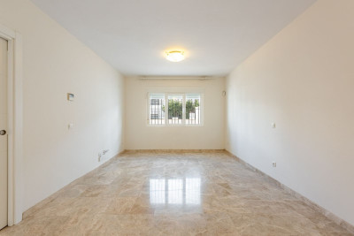 3 Bedroom Townhouse in Nueva Andalucía - Image 2