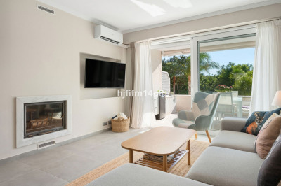 2 Bedroom Middle Floor Apartment in Nueva Andalucía - Image 4