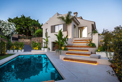 5 Bedroom Detached Villa in Nueva Andalucía - Image 1