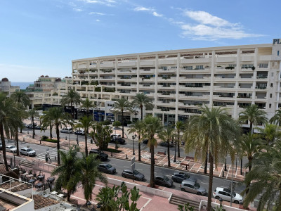 2 Bedroom Middle Floor Apartment in Puerto Banús - Image 3