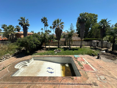 7 Bedroom Detached Villa in Nueva Andalucía - Image 2