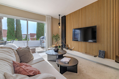 4 Bedroom Middle Floor Apartment in Nueva Andalucía - Image 2