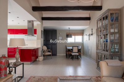 2 Bedroom Ground Floor Apartment in Nueva Andalucía - Image 2