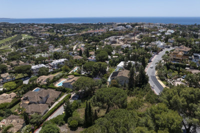 Residential Plot in Nueva Andalucía - Image 2