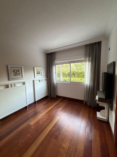 3 Bedroom Ground Floor Apartment in Puerto Banús - Image 4