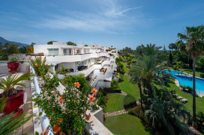 4 Bedroom Penthouse Duplex in Nueva Andalucía - Image 1
