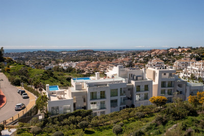2 Bedroom Penthouse in Nueva Andalucía - Image 5