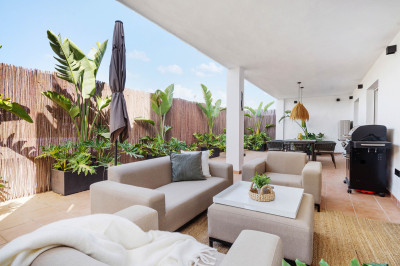 4 Bedroom Middle Floor Apartment in Nueva Andalucía - Image 1