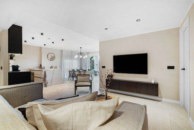 4 Bedroom Middle Floor Apartment in Nueva Andalucía - Image 3