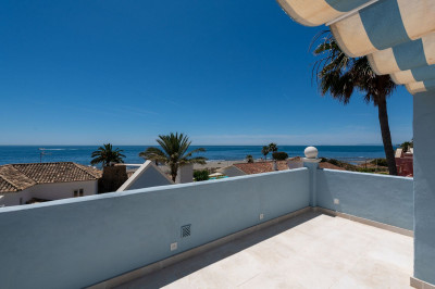 6 Bedroom Detached Villa in Puerto Banús - Image 3