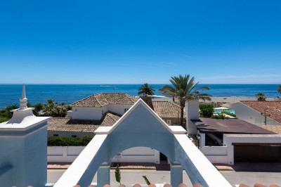 6 Bedroom Detached Villa in Puerto Banús - Image 4