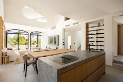 4 Bedroom Detached Villa in Nueva Andalucía - Image 5