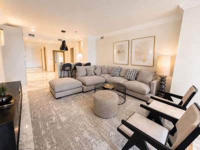 3 Bedroom Middle Floor Apartment in Nueva Andalucía - Image 2