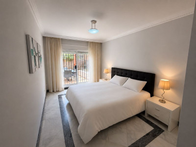 2 Bedroom Ground Floor Apartment in Nueva Andalucía - Image 5