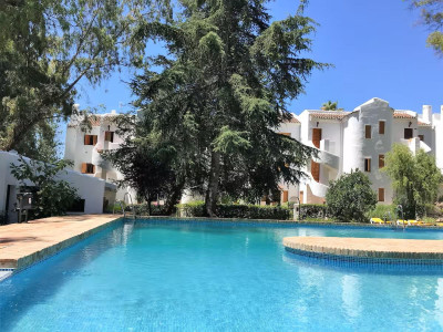 2 Bedroom Middle Floor Apartment in Nueva Andalucía - Image 1