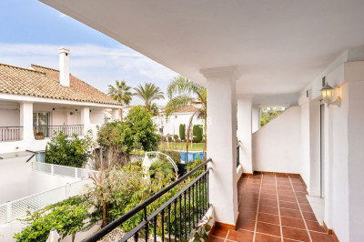 4 Bedroom Townhouse in Nueva Andalucía - Image 3