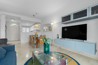 2 Bedroom Ground Floor Apartment in Nueva Andalucía - Image 2