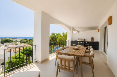 3 Bedroom Middle Floor Apartment in La Quinta - Image 1