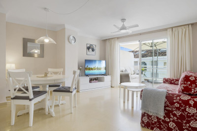 1 Bedroom Middle Floor Apartment in Nueva Andalucía - Image 5