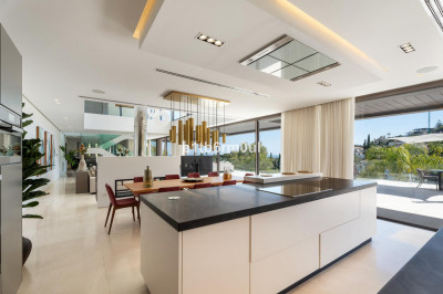 5 Bedroom Detached Villa in La Quinta - Image 5