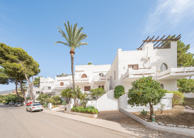 3 Bedroom Townhouse in Nueva Andalucía - Image 2