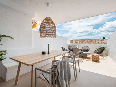 2 Bedroom Middle Floor Apartment in Nueva Andalucía - Image 5