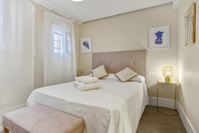 2 Bedroom Middle Floor Apartment in Puerto Banús - Image 4