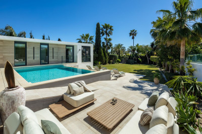 5 Bedroom Detached Villa in Nueva Andalucía - Image 3