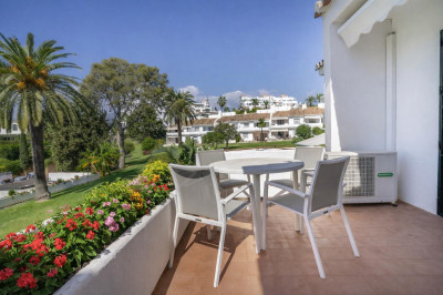 3 Bedroom Middle Floor Apartment in Nueva Andalucía - Image 2